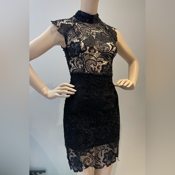 XENIA BOUTIQUE | Mini lace dress in black in Size 2 - Picture 1 of 10